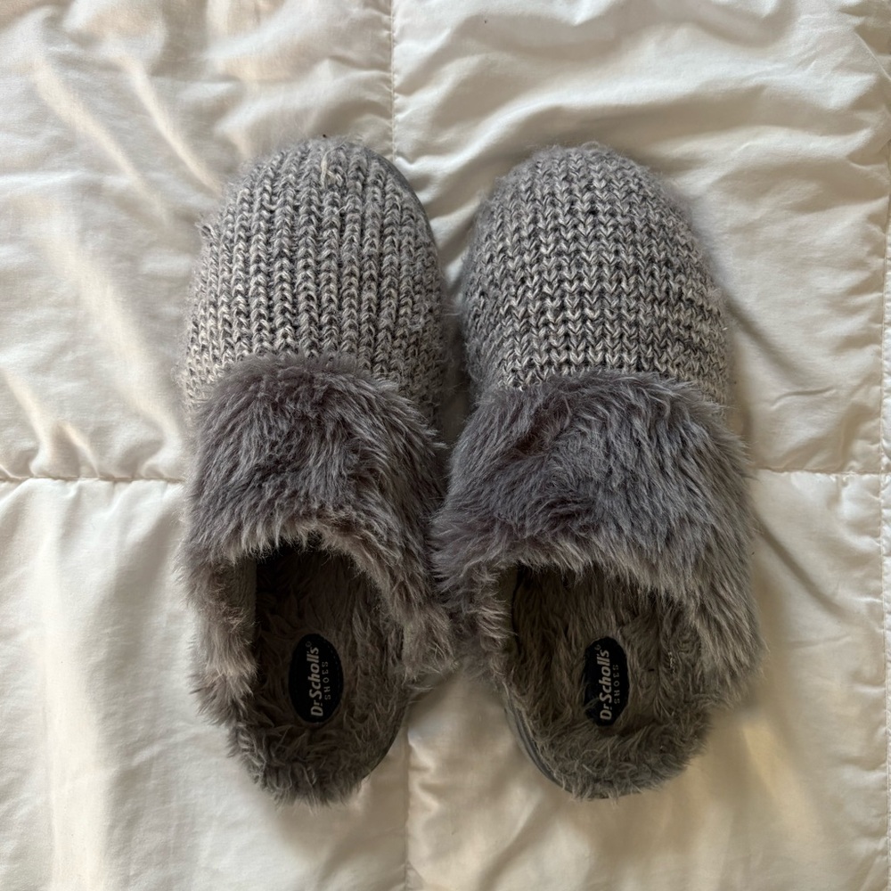 Dr. Scholl's Gray Knit Slippers with Faux Fur